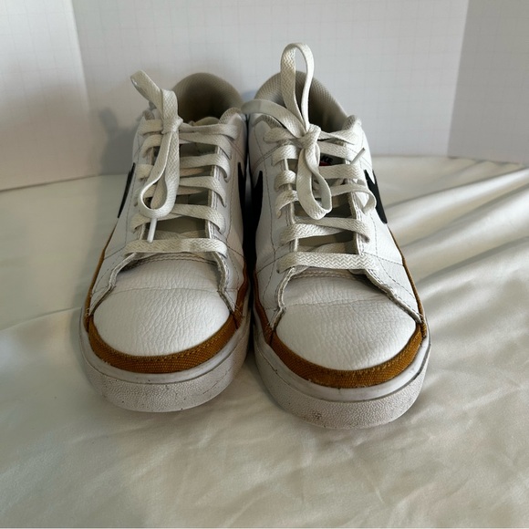 Nike Women’s Court Legacy Sneakers 8 White Black Casual Shoes Gently Used - Picture 4 of 9